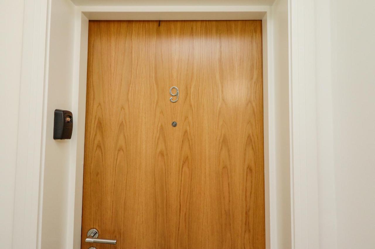 Above & Beyond Apartment Whitby Bagian luar foto