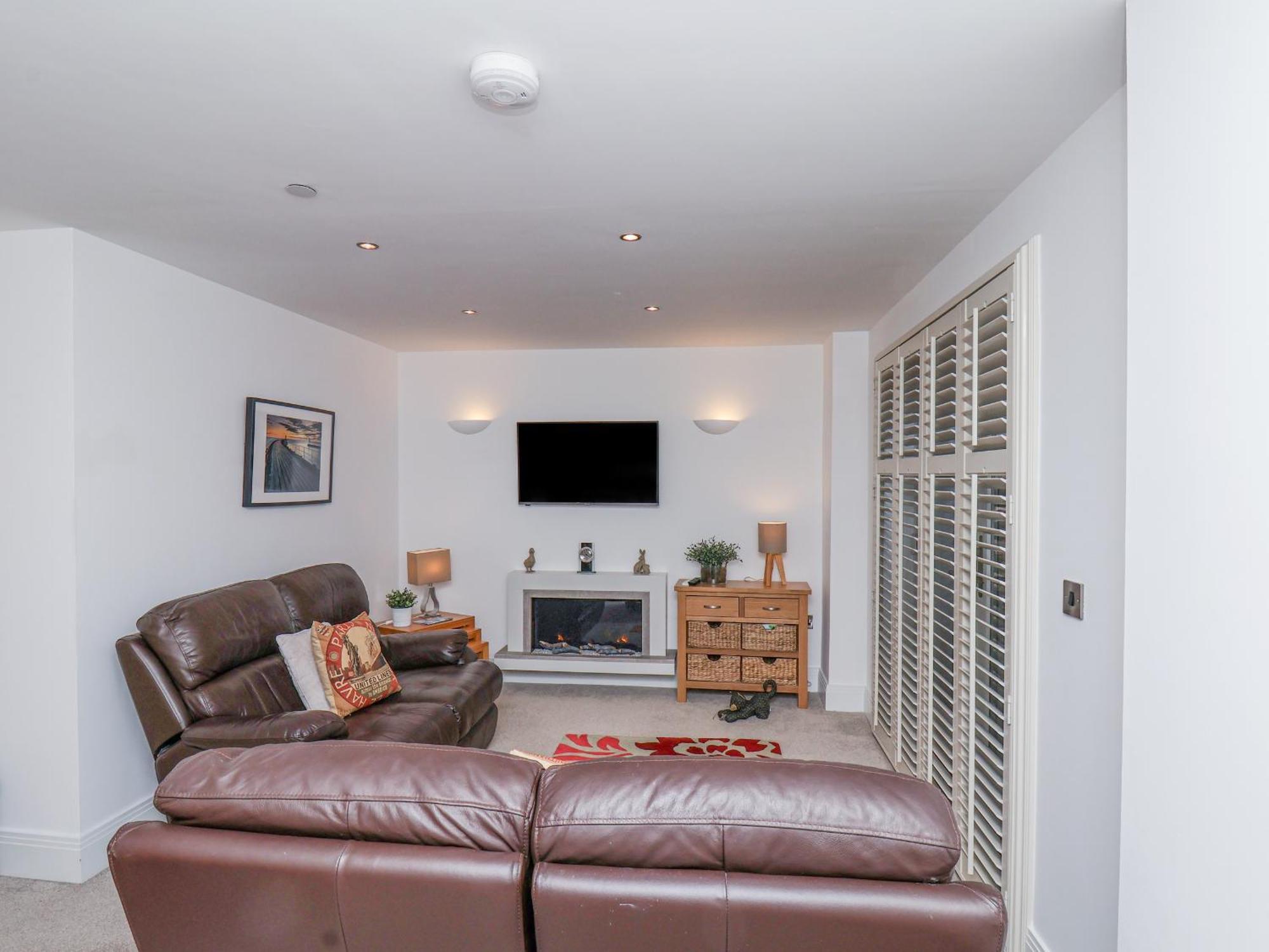 Above & Beyond Apartment Whitby Bagian luar foto